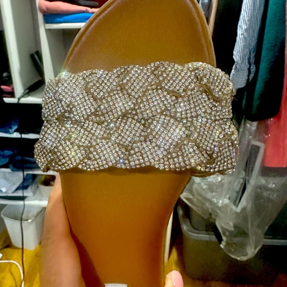 Size 9 Steve Madden sandals. Like new. Wore a couple of times.